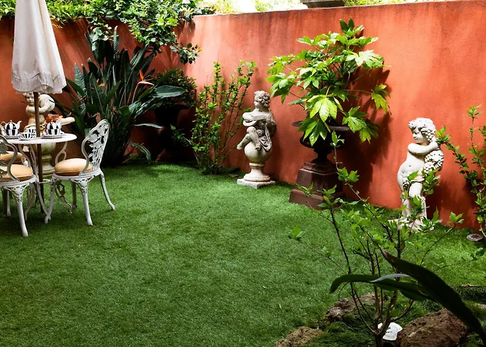 La Bravade Luxe Et Serenite Au Coeur De Saint-Tropez Suites Spacieuses Avec Jardin Enchanteur